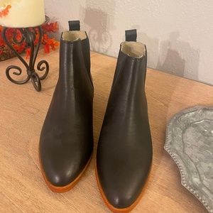 “Nisolo Everyday Chelsea boot”